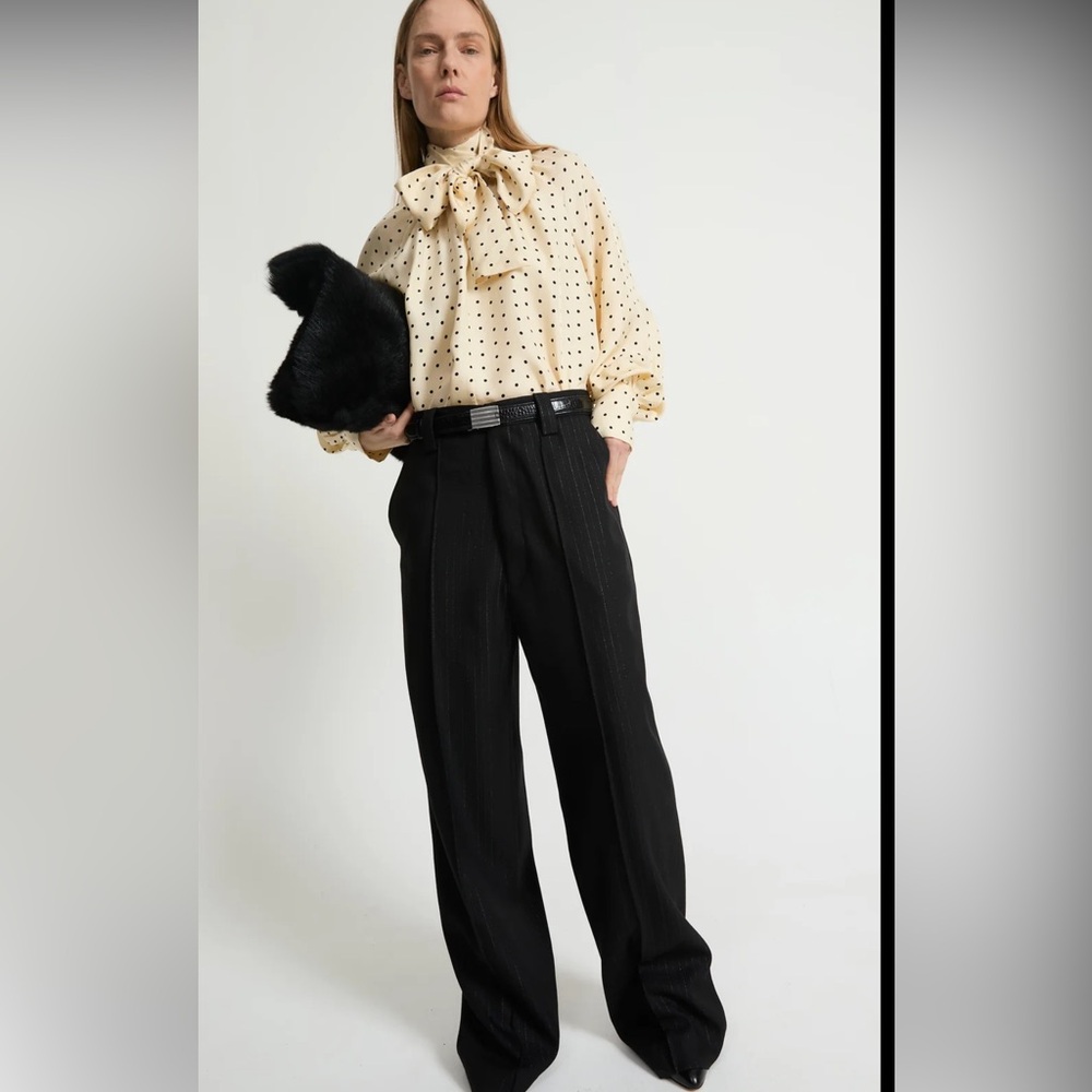 Burberry silk polka dots tie neck top M 3/4 sleeves - Picture 2 of 9
